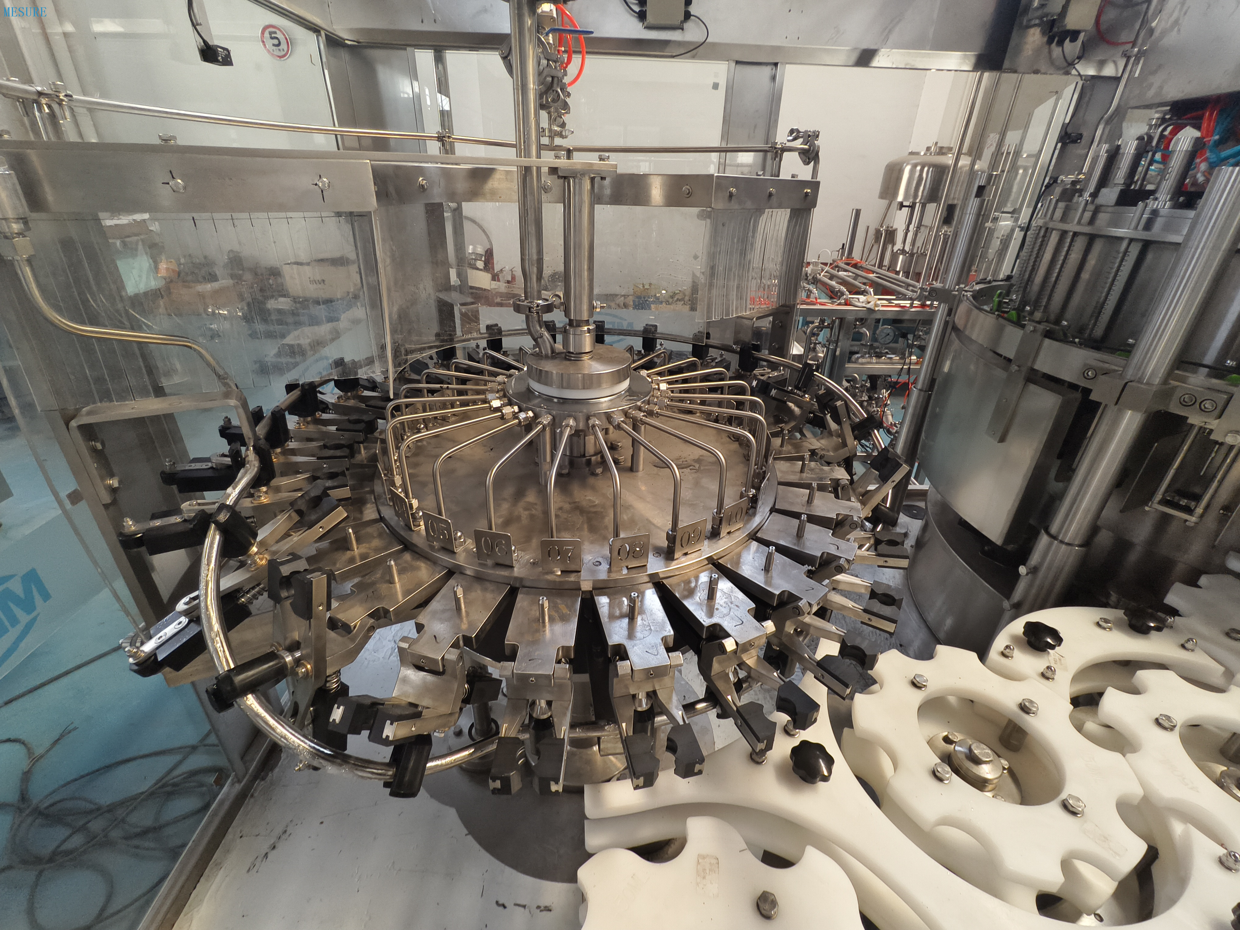 Bouteille en verre de rinçage 3 en 1, machine à remplissage d'eau minérale d'eau pure