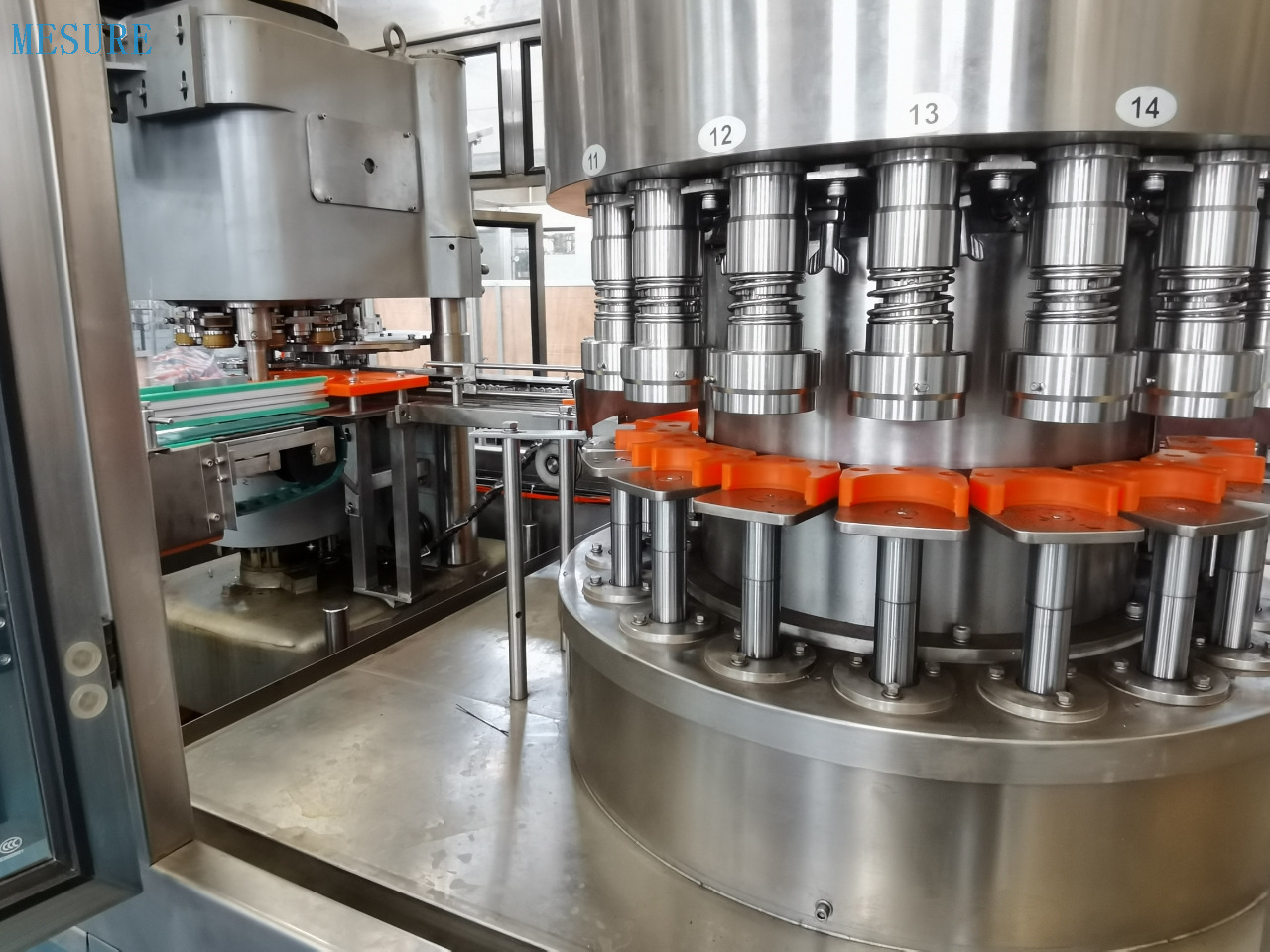Liquide de haute qualité Automatique Fruit Juice Ferming Canning Machine en vente