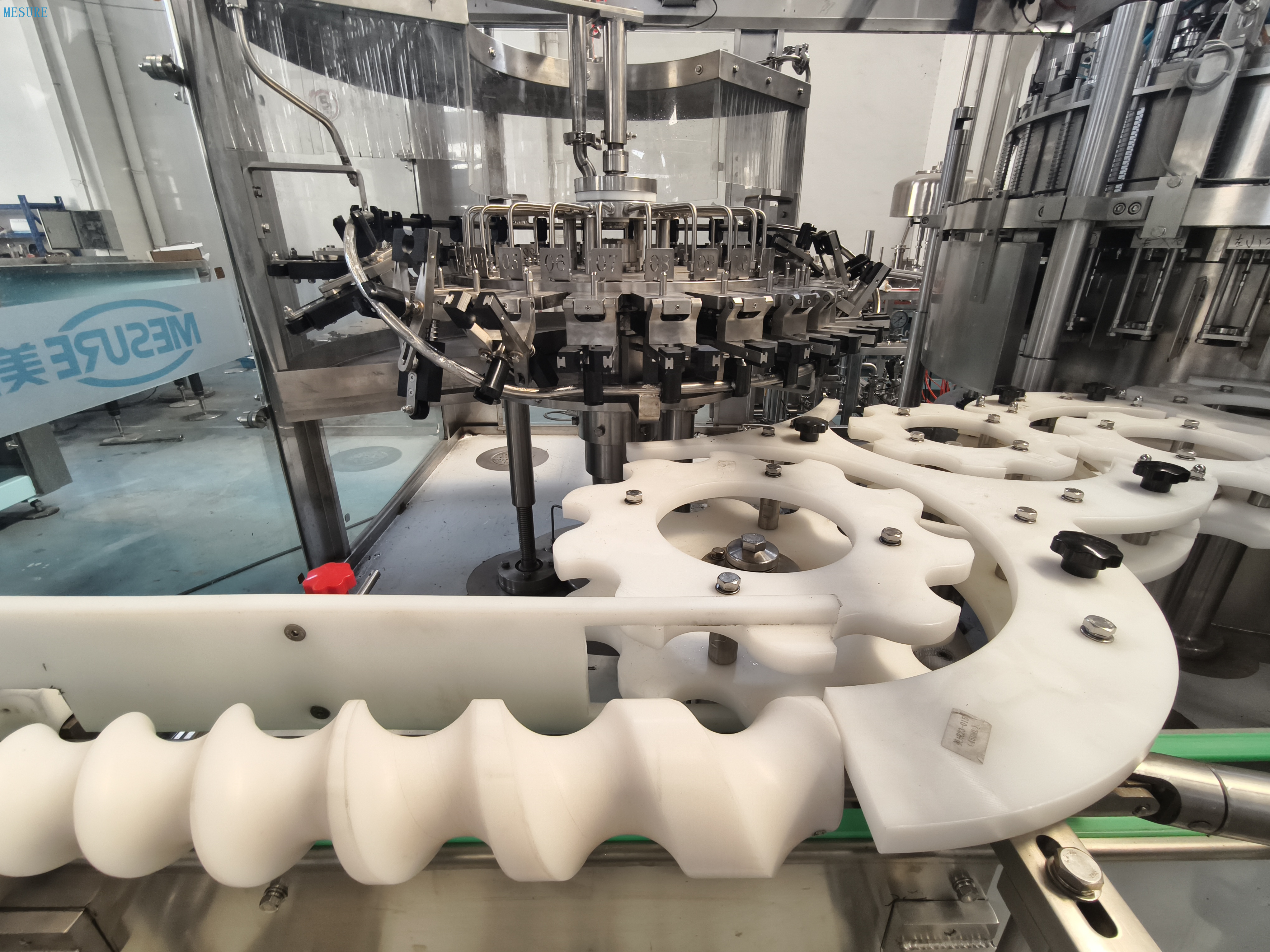 Bouteille en verre de rinçage 3 en 1, machine à remplissage d'eau minérale d'eau pure