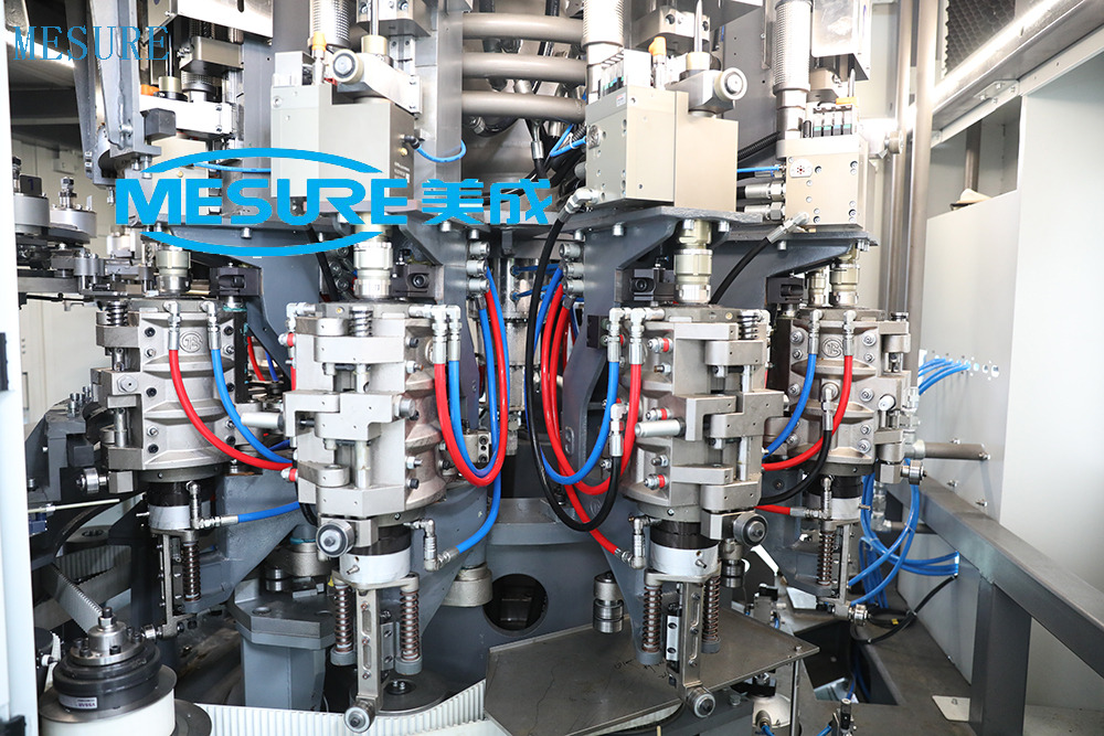 Plante d'embouteillage de jus clé en main: machine combinée à capuchon de souffle | Ligne de remplissage pour animaux de compagnie personnalisé, sortie élevée