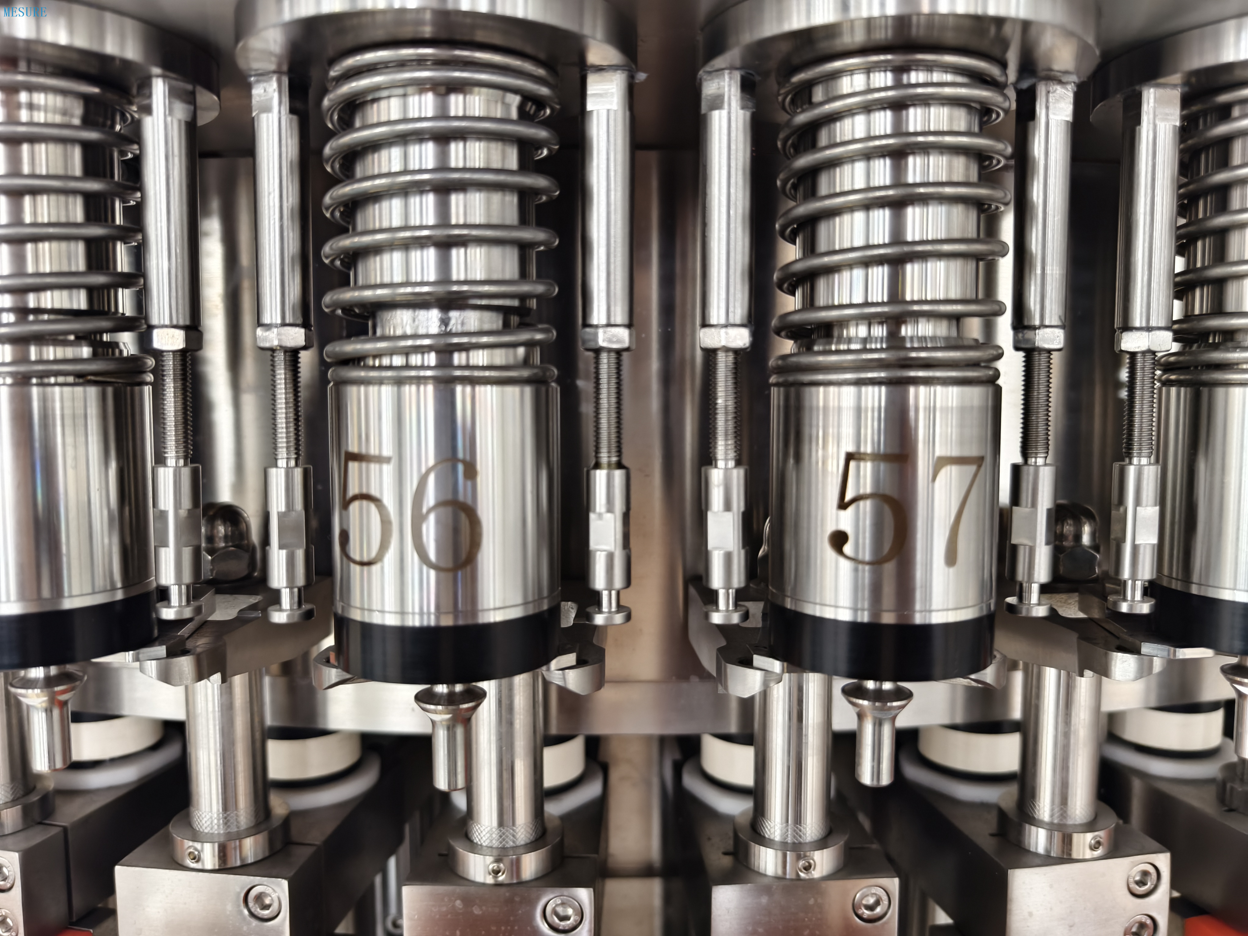 Machine de remplissage de bouteille pour animaux de compagnie à haute puissance | Machine combinée de coup de soufflage pour l'eau et les liquides, ligne rentable