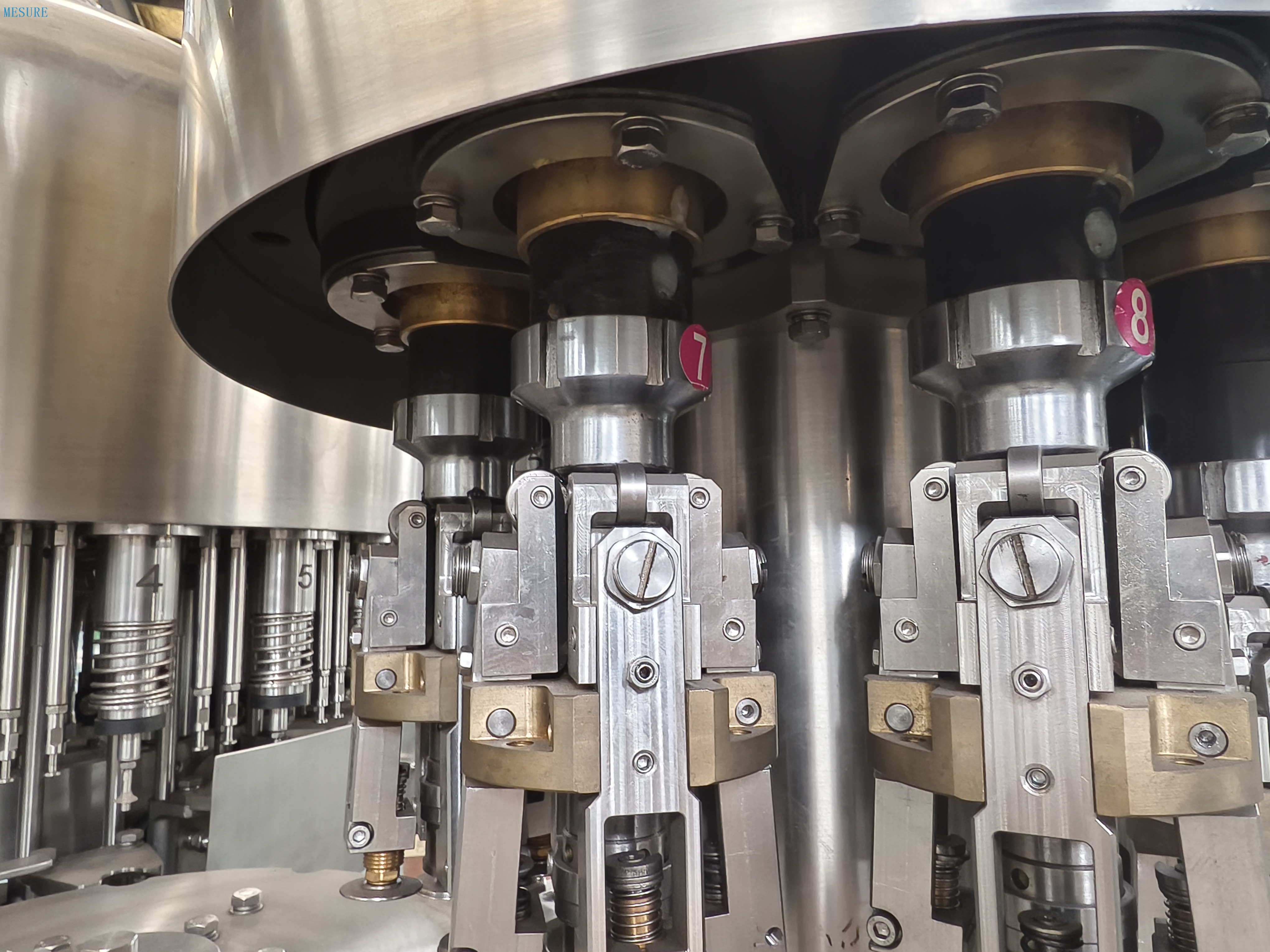 Machine de garniture à bouteille en verre automatique complète / remplissage de bouteille en verre