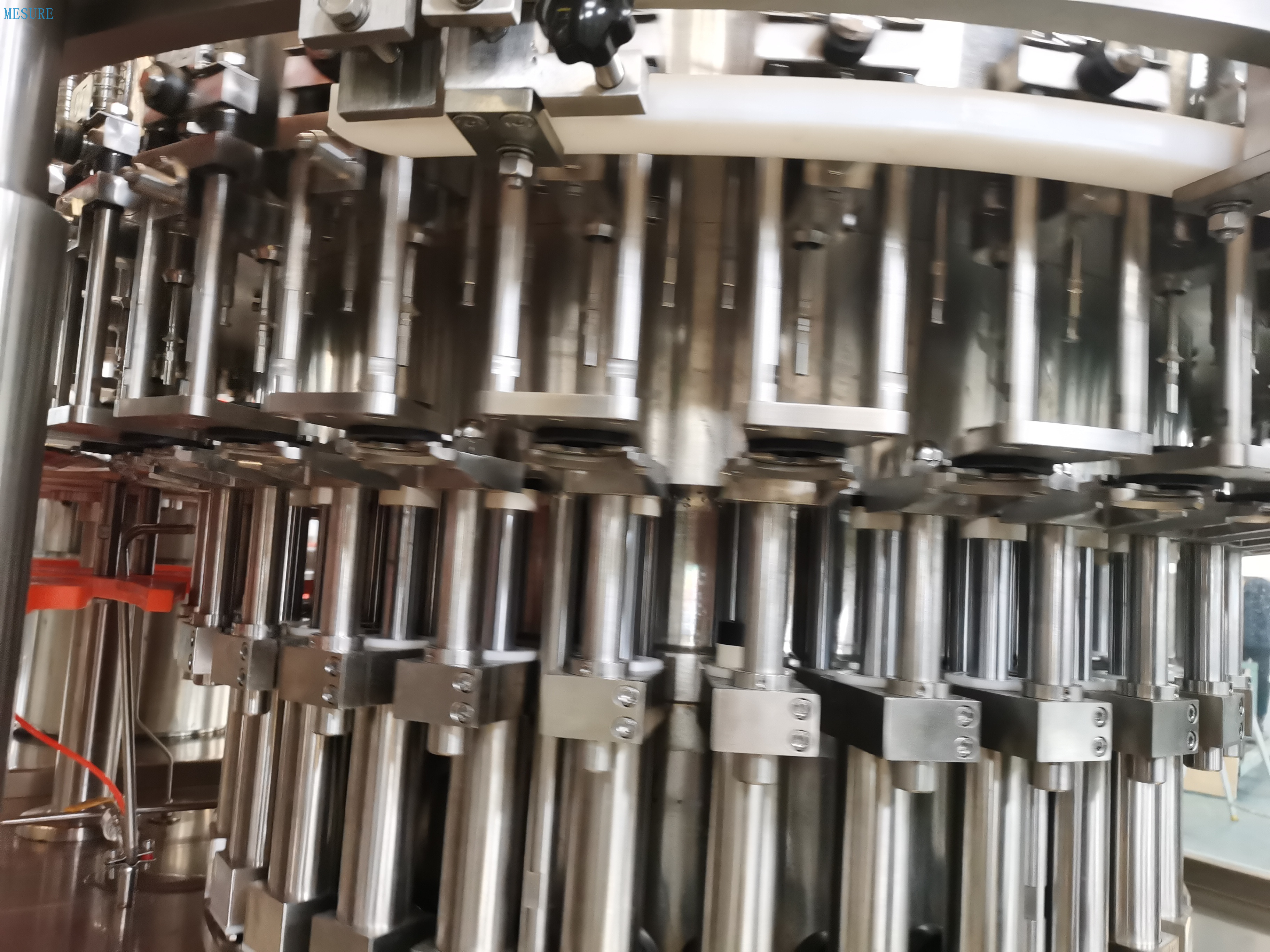 Machine de remplissage de bouteille pour animaux de compagnie à grande vitesse | Combi-blow-fill cap combi pour les boissons gazeuses, haute efficacité