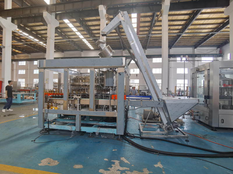 Coup de couronne machine à remplissage en bouteille en bouteille en verre 