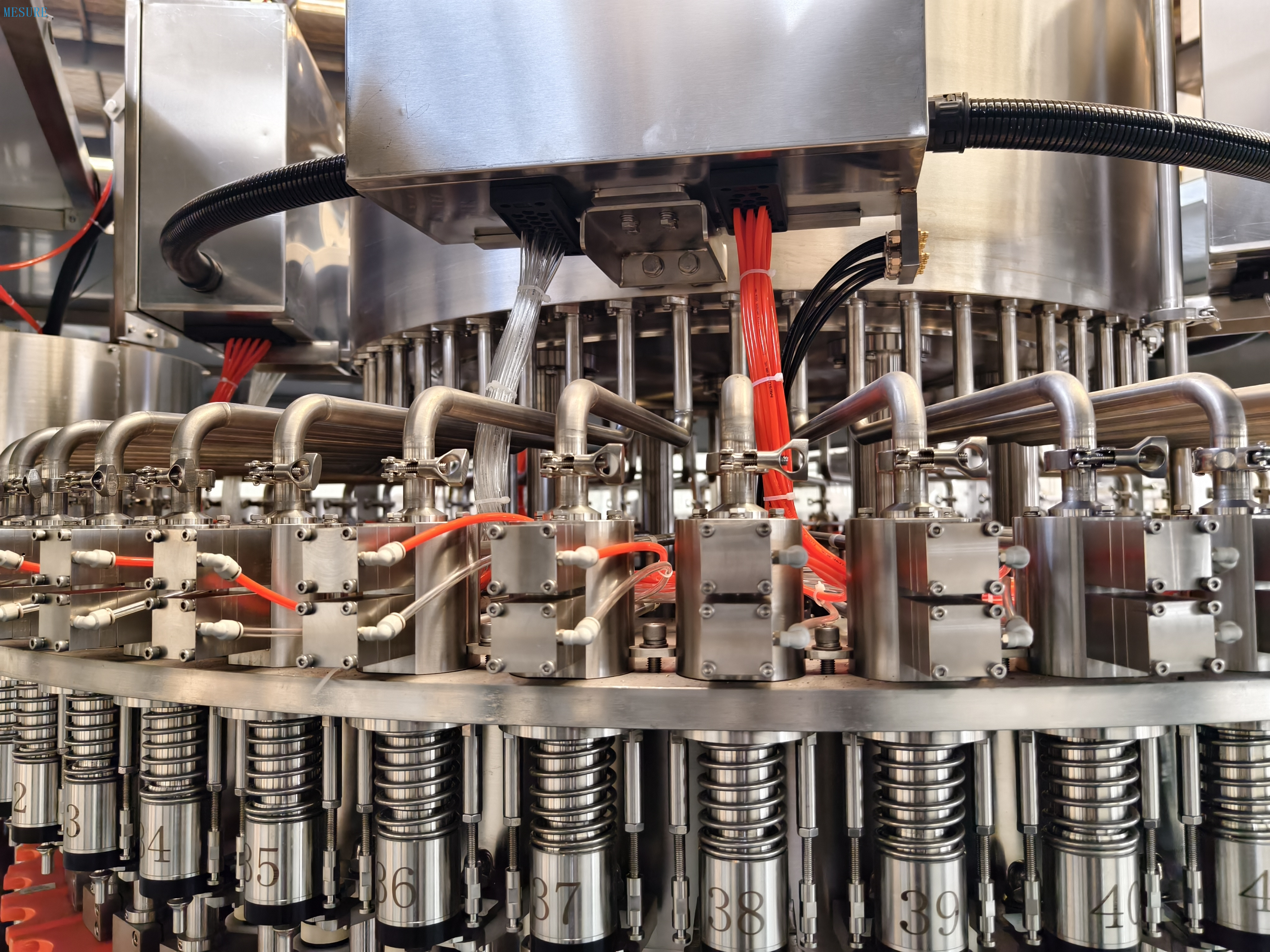 Plante d'embouteillage pour animaux de compagnie clé: Machine combinée de coup de soufflage pour eau / liquides | Ligne de production efficace sur mesure