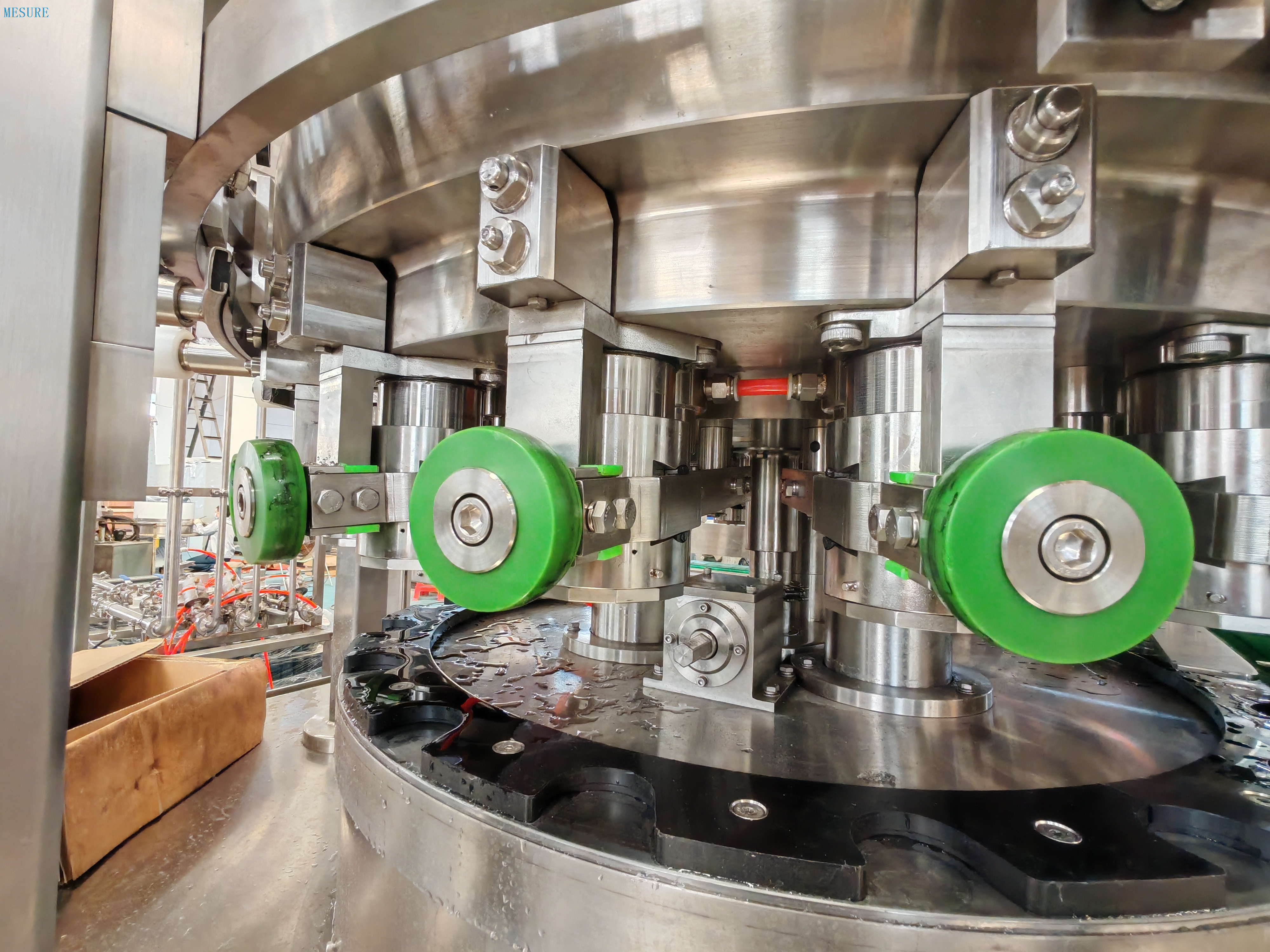 La clé en main peut remplir les lignes pour la bière et les boissons gazeuses | Small Biz Machines personnalisées avec un scellage efficace