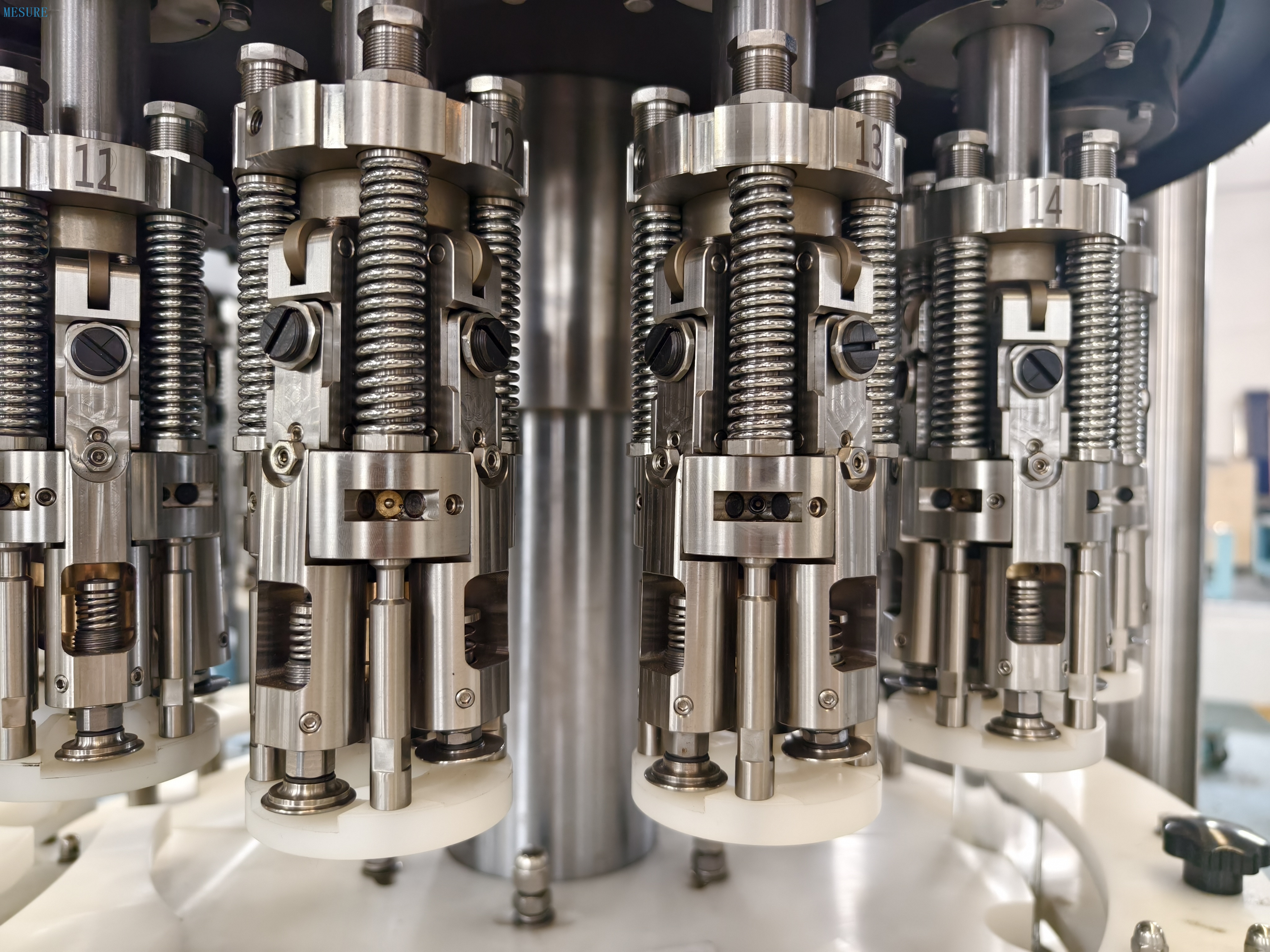 Bouteille en verre de rinçage 3 en 1, machine à remplissage d'eau minérale d'eau pure