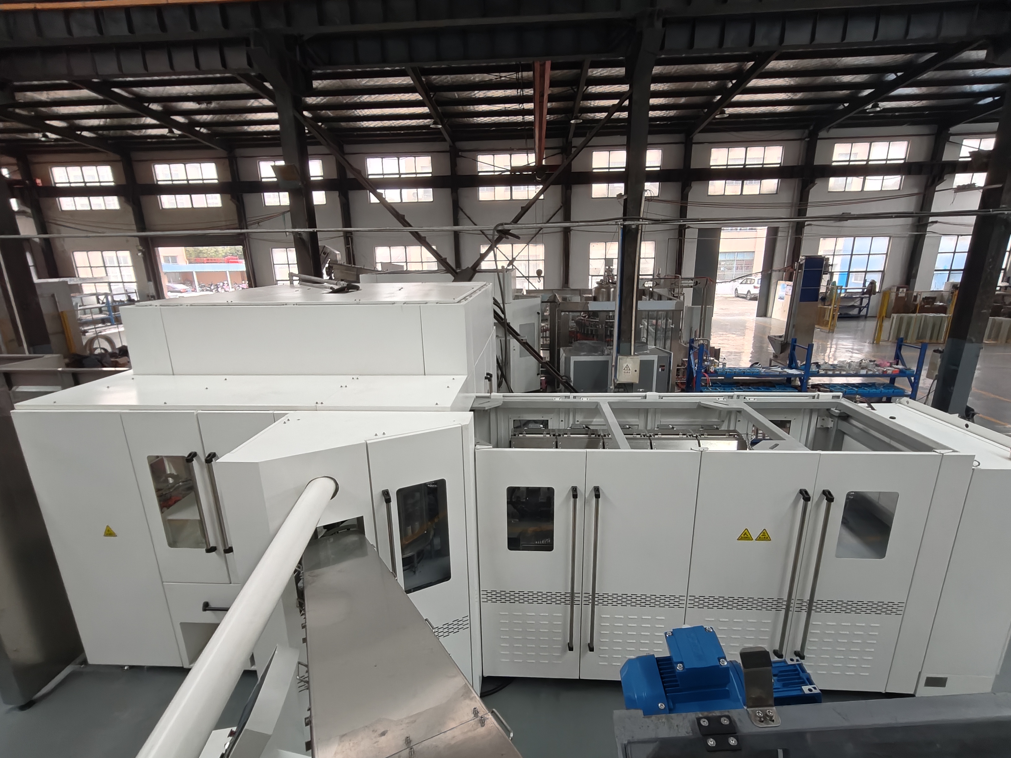 Machine de remplissage de bouteille pour animaux de compagnie à grande vitesse | Combi-blow-fill cap combi pour les boissons gazeuses, haute efficacité