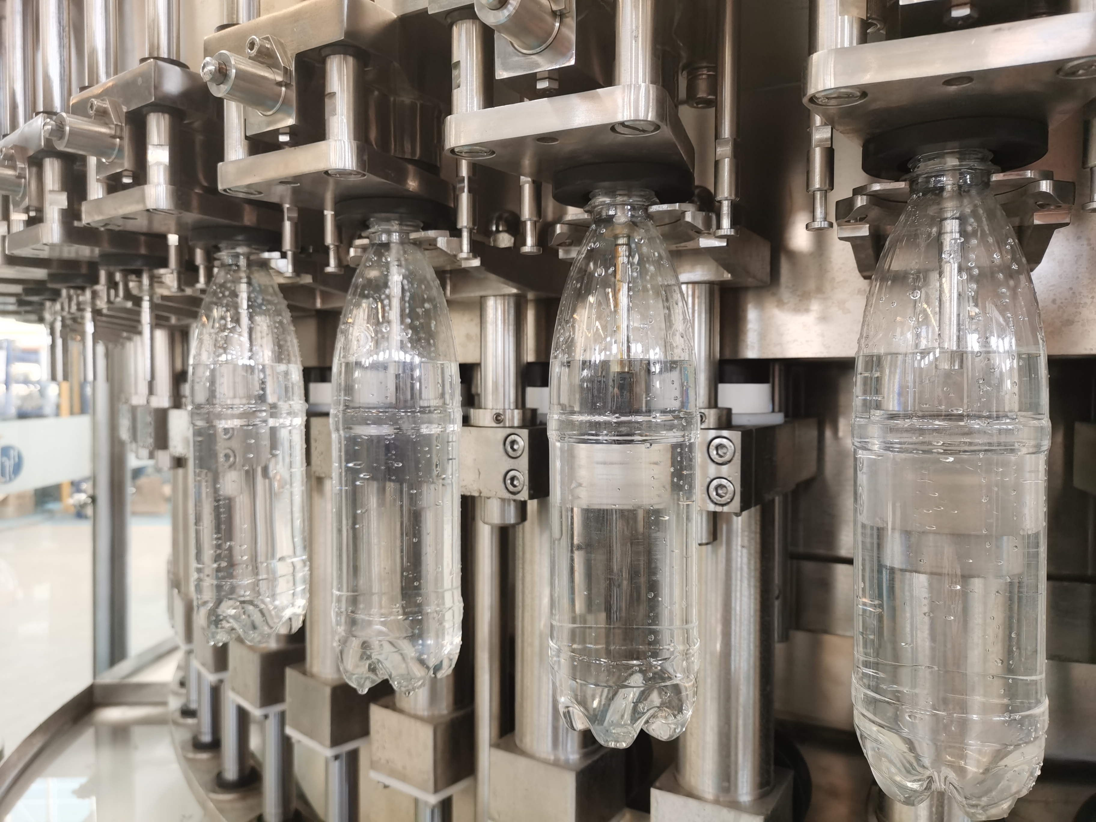 Accuwew Pet Auto-Line: Système d'embouteillage de précision pour les usines de bière